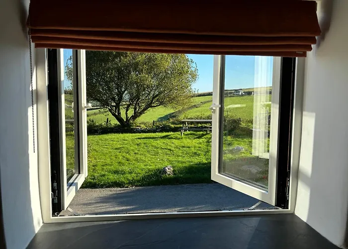 Polrunny Farm Seaberry Cottage With A Sea View And Log Burner