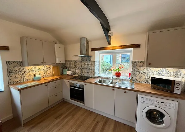 Polrunny Farm Seaberry Cottage With A Sea View And Log Burner