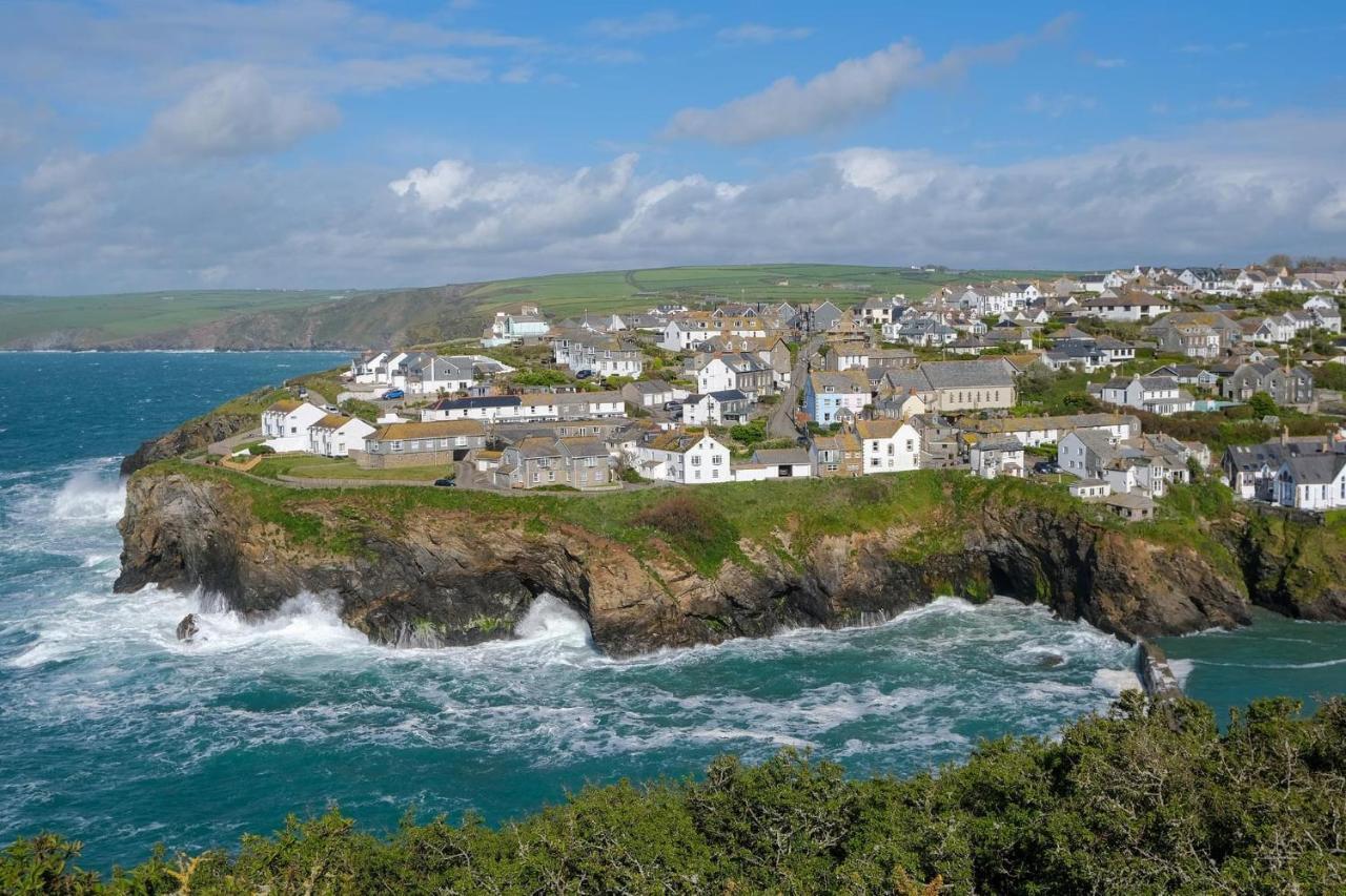 Polrunny Farm Seaberry With A Sea View And Log Burner * Boscastle