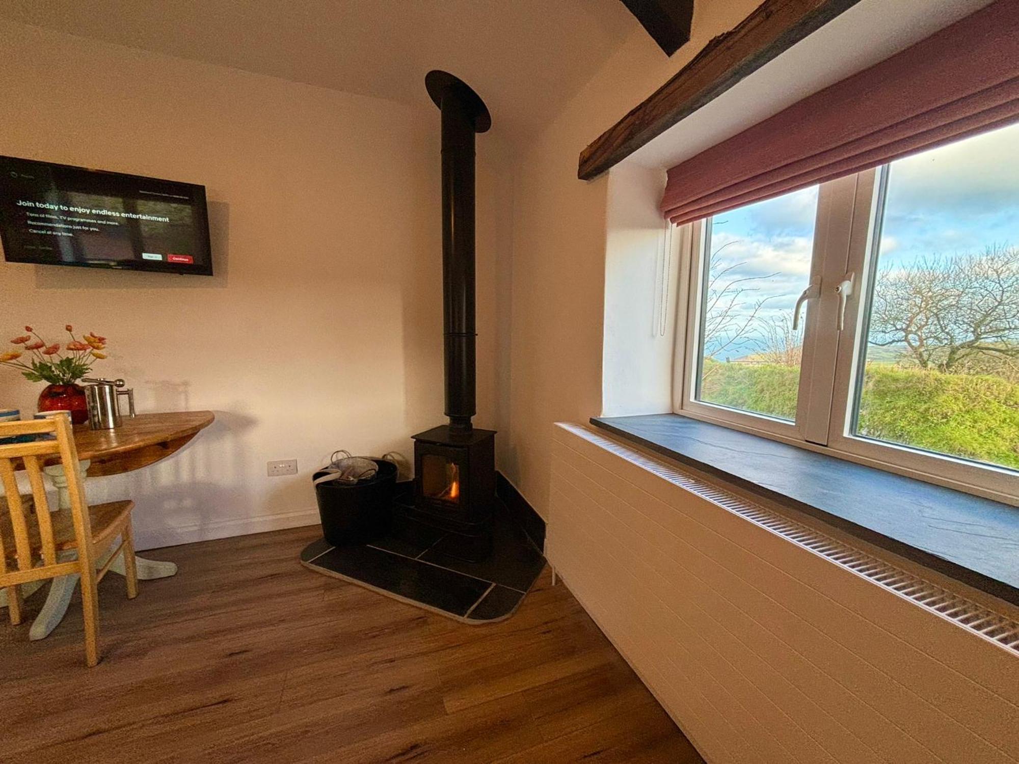 Polrunny Farm Seaberry With A Sea View And Log Burner